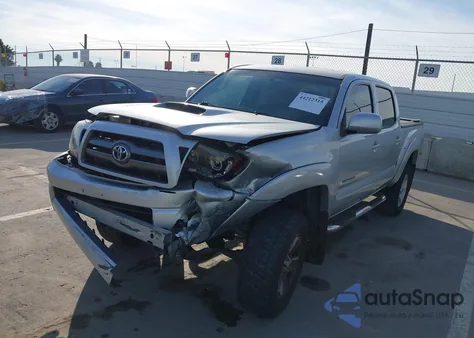 2010 Toyota Tacoma Prerunner V6 z USA, uszkodzony, nr VIN 5TEJU4GN1AZ688836